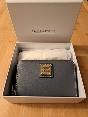 🔥Dooney & Bourkey Large Saffiano Leather Zip Around Credit Card Case, Graphite
